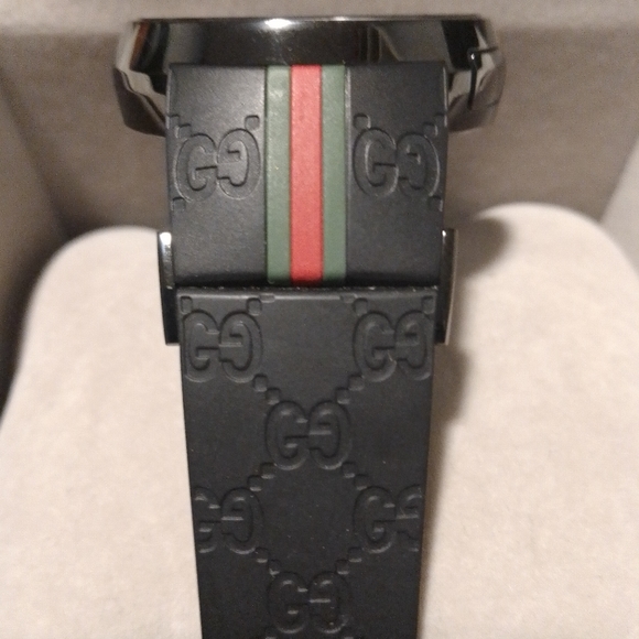 Unisex Gucci Watch - Picture 7 of 9